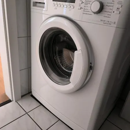 Moderne Helle 75qm Am Salbker Inkl Parkplatz, Balkon Apartment *