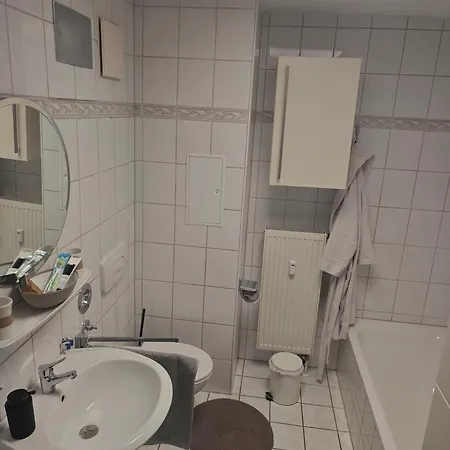 Apartment Moderne Helle 75qm Am Salbker Inkl Parkplatz, Balkon *