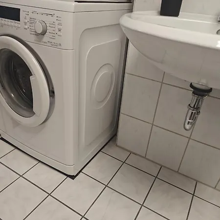 Moderne Helle 75qm Am Salbker Inkl Parkplatz, Balkon Apartmán *