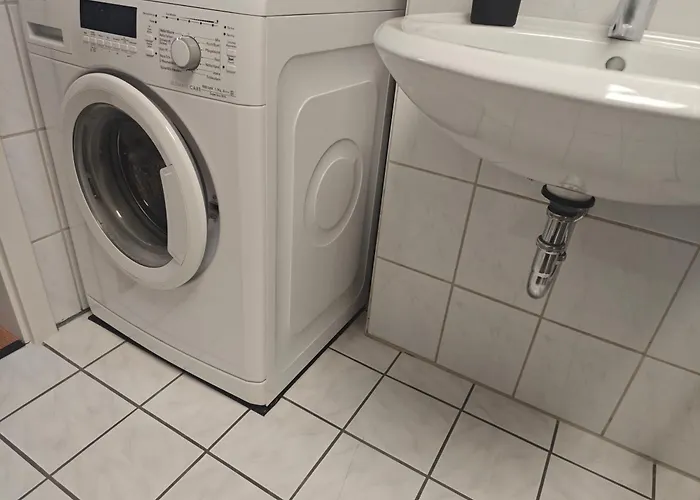 Moderne Helle 75qm Am Salbker Inkl Parkplatz, Balkon Apartmán *