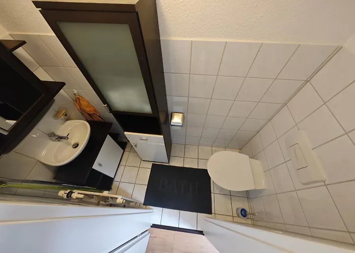 Moderne Helle 75qm Am Salbker Inkl Parkplatz, Balkon 公寓 *