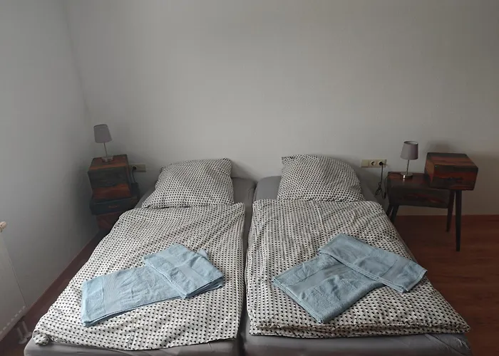 Moderne Helle 75qm Am Salbker Inkl Parkplatz, Balkon Apartmán Magdeburk